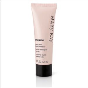 TimeWise Matte-Wear Liquid Foundation